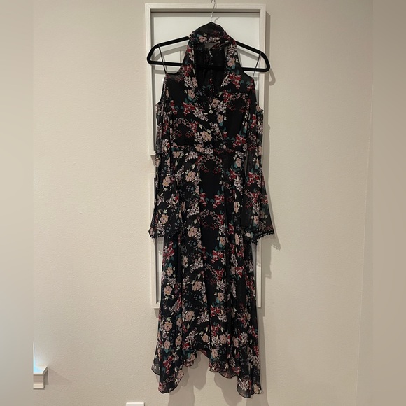 NWT NICHOLAS Floral Chain Wrap Dress - Picture 5 of 5